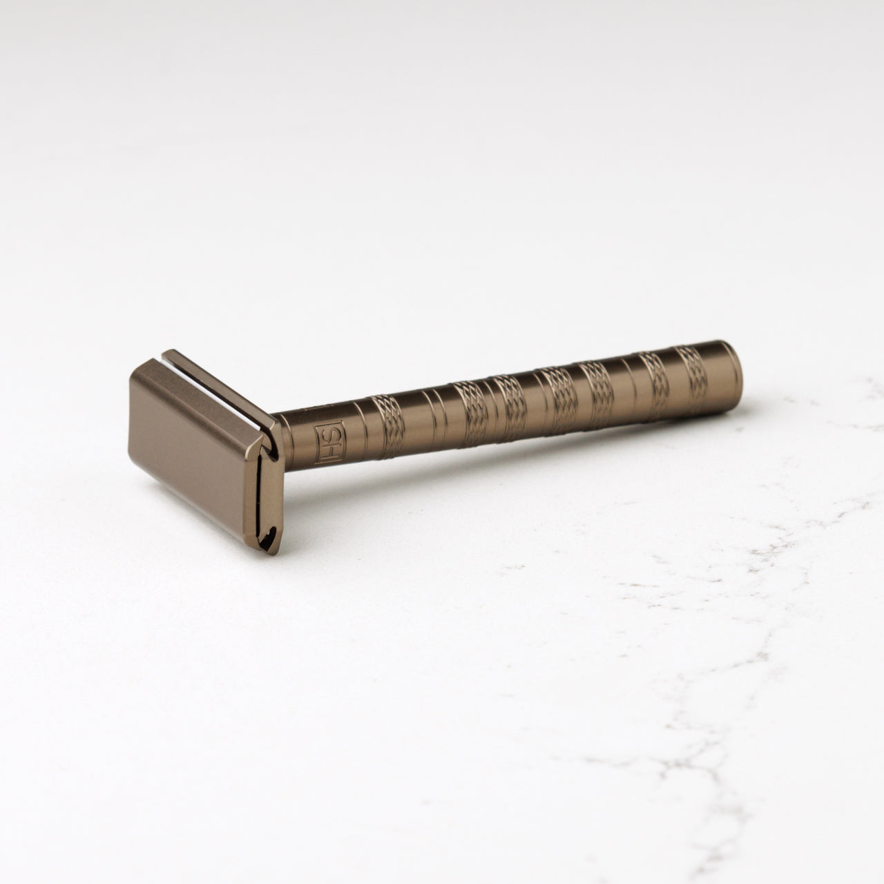 Henson AL13 Safety Razor - Medium – Barrister and Mann LLC